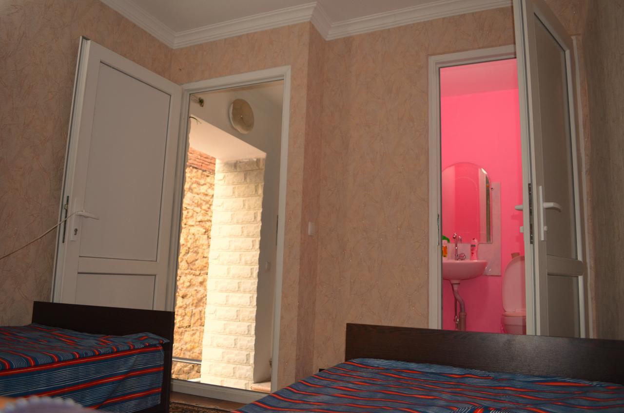 كوتايسي Guest House On Tamar Mepe Street 19 المظهر الخارجي الصورة